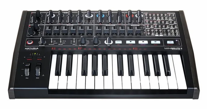 Arturia MiniBrute 2 Noir, vy 2