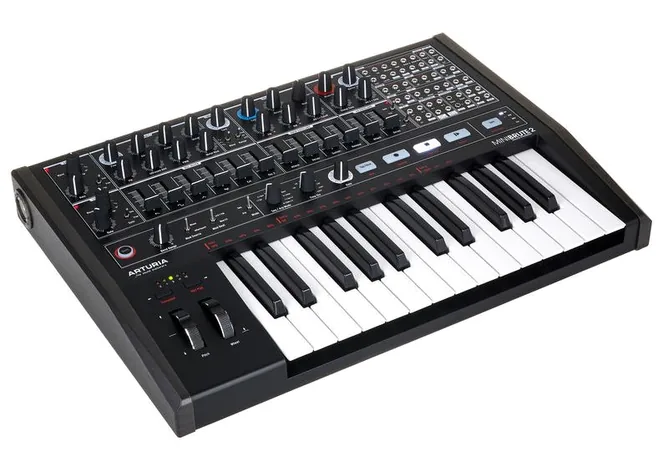 Arturia MiniBrute 2 Noir, vy 3