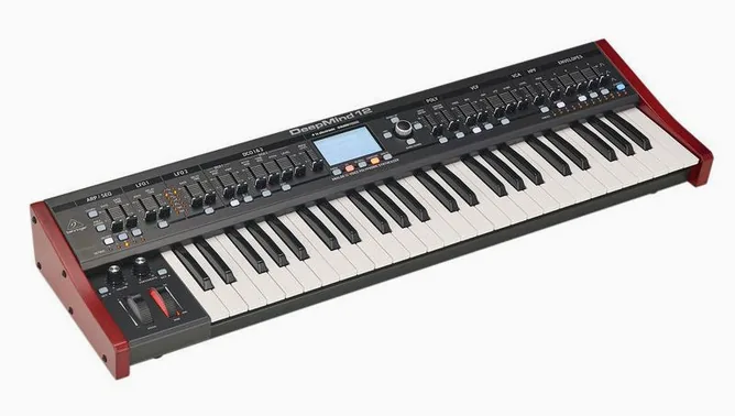 Behringer DeepMind 12, vy 3