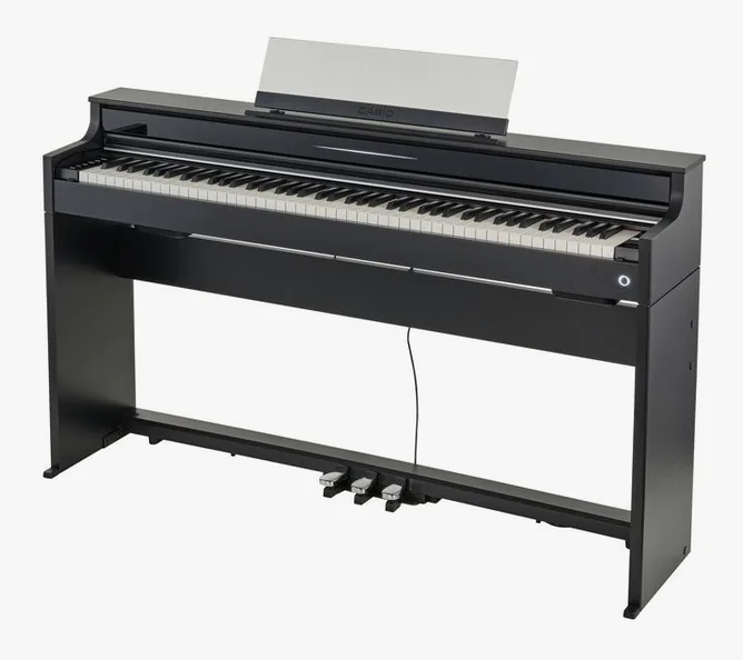 Casio AP-S450BK framifrån mot vit bakgrund