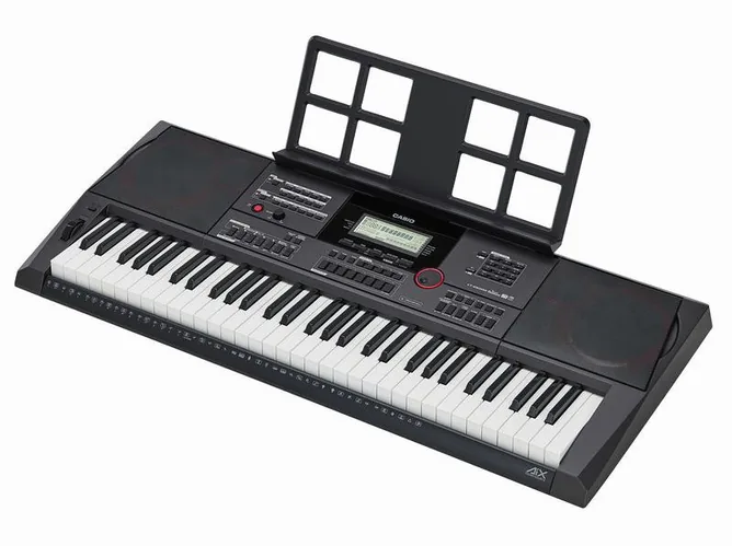 Casio CT-X5000 framifrån mot vit bakgrund