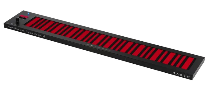 Haken Audio Slim Continuum 70s8x framifrån mot vit bakgrund