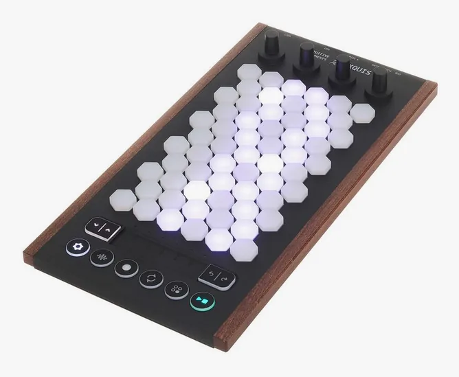 Intuitive Instruments Exquis Deluxe Dark Wood framifrån mot vit bakgrund