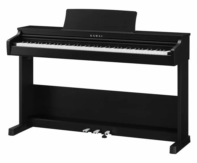 Kawai CX-102 B framifrån mot vit bakgrund