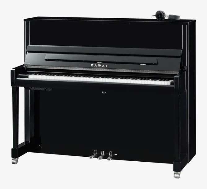 Kawai K-300 ATX 4 E/P SL Piano framifrån mot vit bakgrund