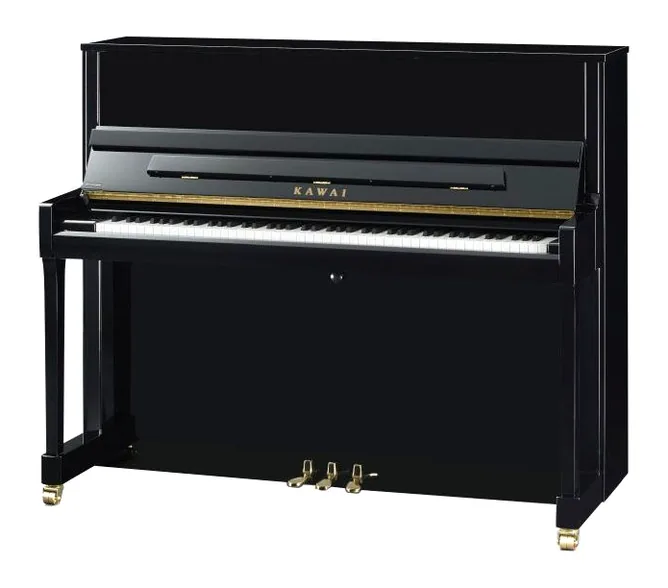 Kawai K-300 E/P Piano framifrån mot vit bakgrund
