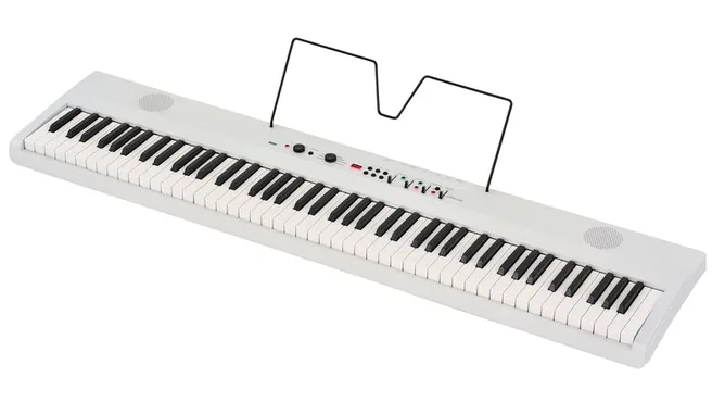 Korg Liano Live! framifrån mot vit bakgrund
