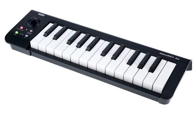 Korg microKEY Air 25 framifrån mot vit bakgrund