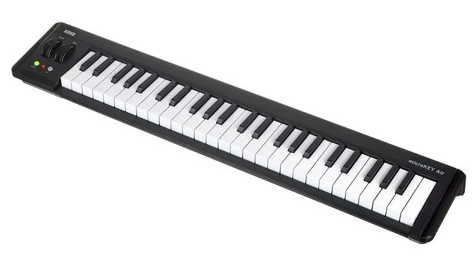 Korg microKEY Air 49 framifrån mot vit bakgrund