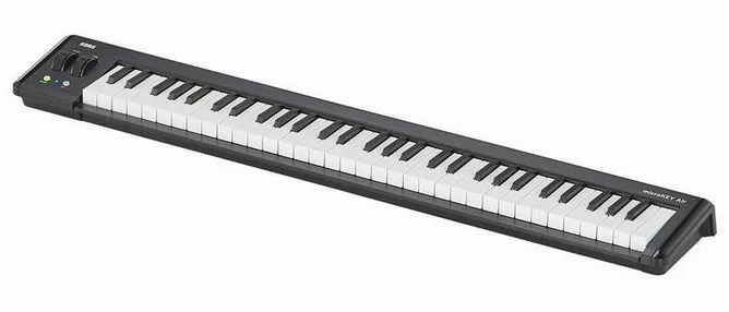 Korg microKEY Air 61 framifrån mot vit bakgrund