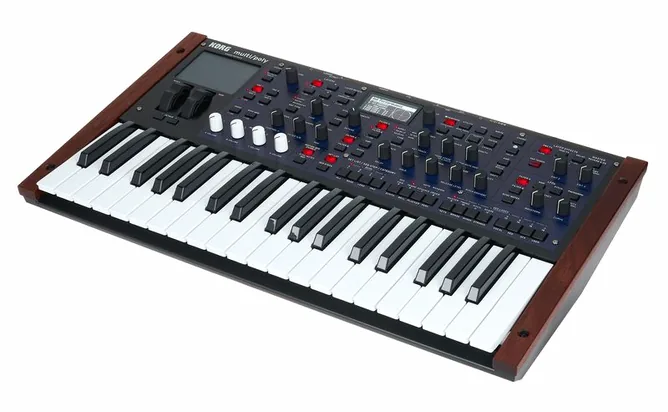 Korg multi/poly framifrån mot vit bakgrund