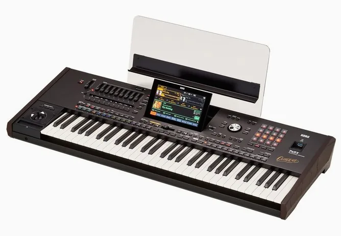 Korg PA-5X 61 Oriental framifrån mot vit bakgrund