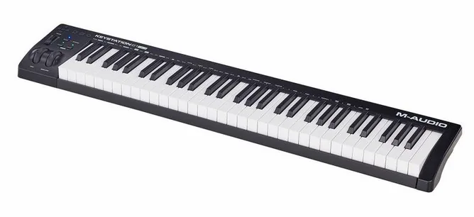 M-Audio Keystation 61 MK3 framifrån mot vit bakgrund
