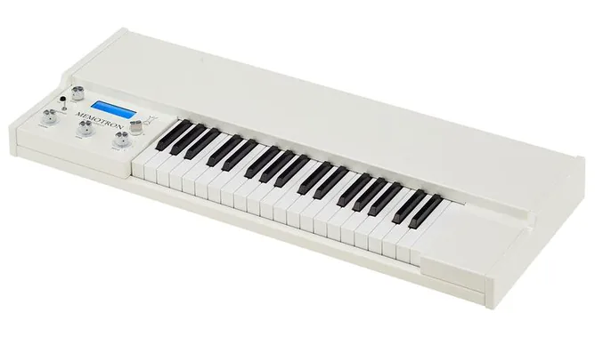 Manikin-Electronic Memotron M2K framifrån mot vit bakgrund