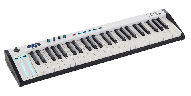 Midiplus X-4 III, vy 2