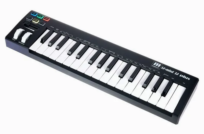 Miditech i2-mini 32 Plus framifrån mot vit bakgrund