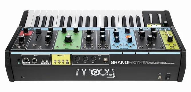 Moog Grandmother, vy 4