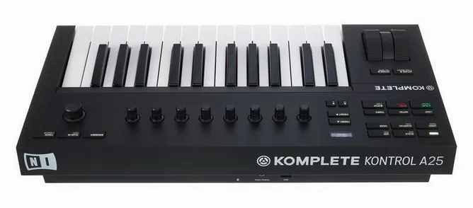 Native Instruments Komplete Kontrol A25, vy 4