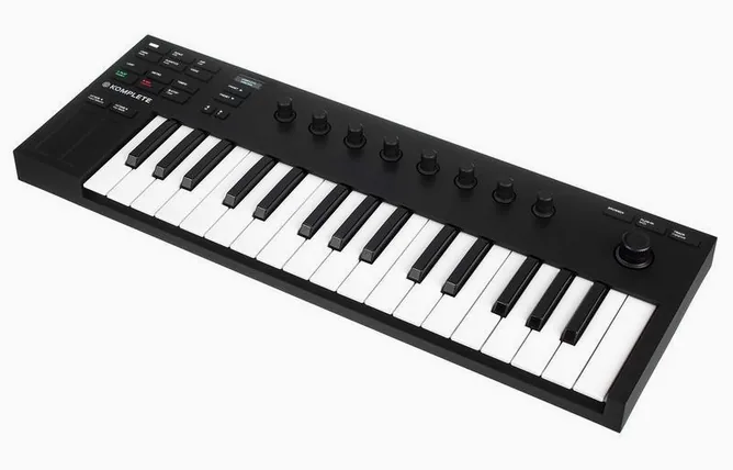 Native Instruments Komplete Kontrol M32, vy 2