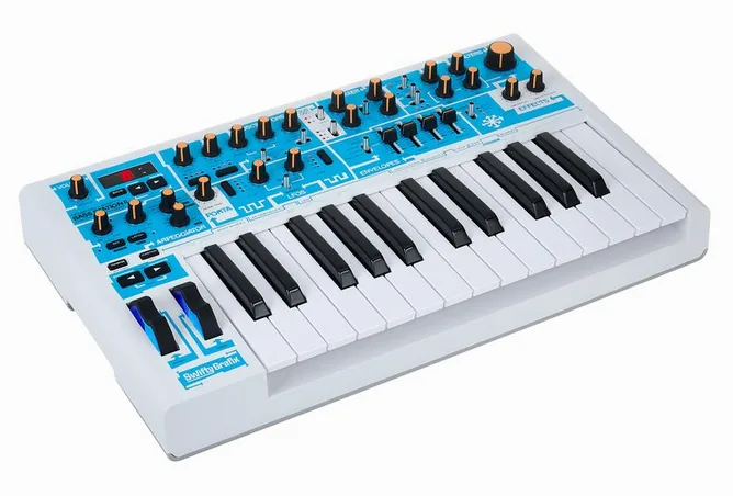 Novation Bass Station II Swifty Edition, vy 3