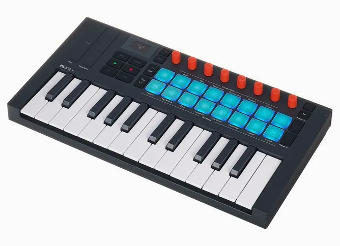 Novation FLkey 2 Mini 25 framifrån mot vit bakgrund