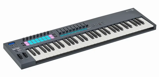 Novation FLkey 61, vy 2