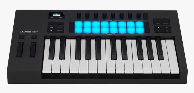 Novation Launchkey 25 MK4, vy 2