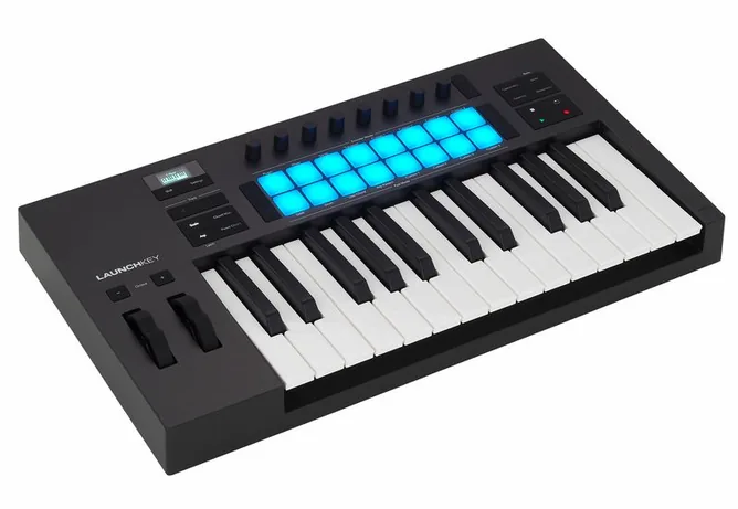 Novation Launchkey 25 MK4, vy 3