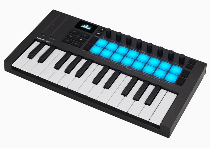 Novation Launchkey Mini 25 MK4 framifrån mot vit bakgrund
