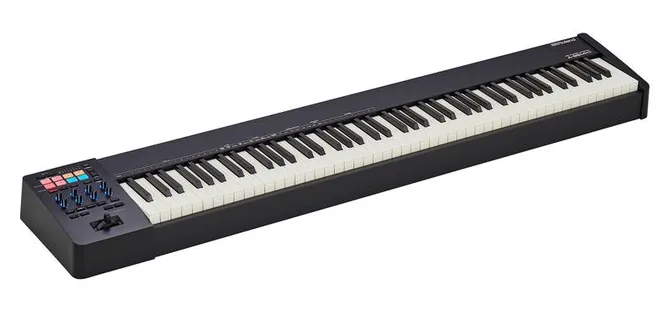 Roland A-88 MKII, vy 2