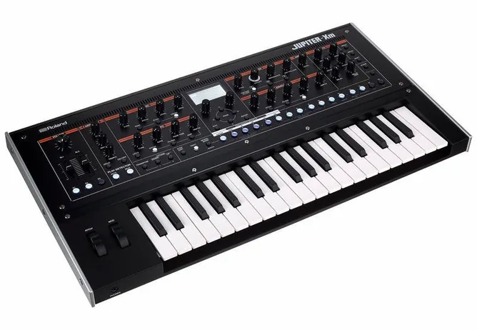Roland Jupiter-Xm, vy 3