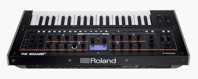 Roland Jupiter-Xm, vy 4