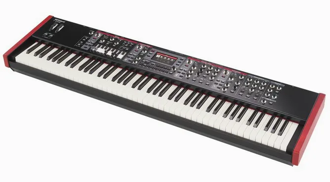 Roland V-Stage 88 framifrån mot vit bakgrund