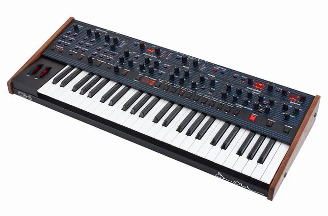 Sequential OB-6 framifrån mot vit bakgrund