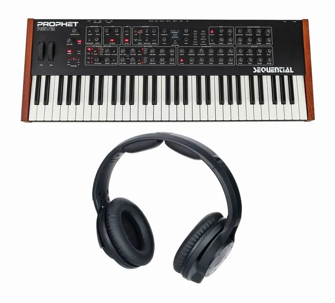 Sequential Prophet REV2-8 HeadphoneBundle framifrån mot vit bakgrund