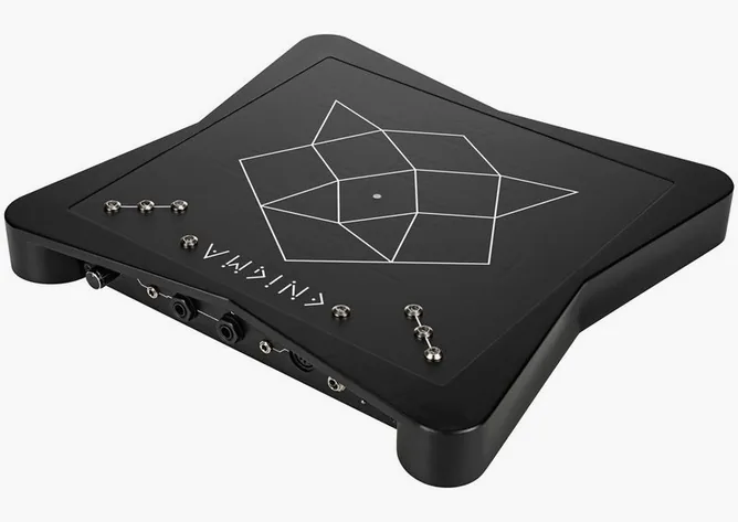 SOMA Enigma framifrån mot vit bakgrund