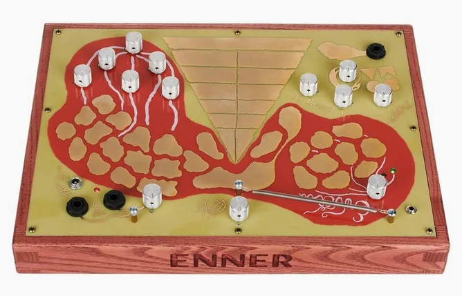 SOMA Enner Red, vy 4
