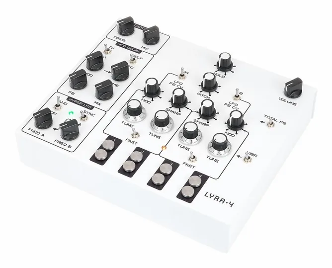 SOMA Lyra-4 White framifrån mot vit bakgrund