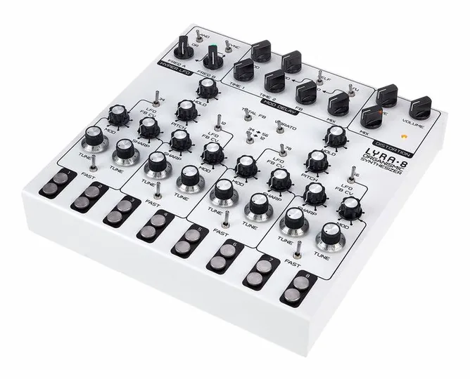 SOMA Lyra-8 White Angel framifrån mot vit bakgrund