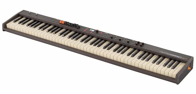 Studiologic Numa Compact X SE framifrån mot vit bakgrund