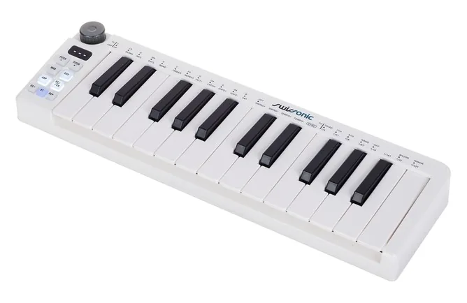 Swissonic MiniKey 25 framifrån mot vit bakgrund