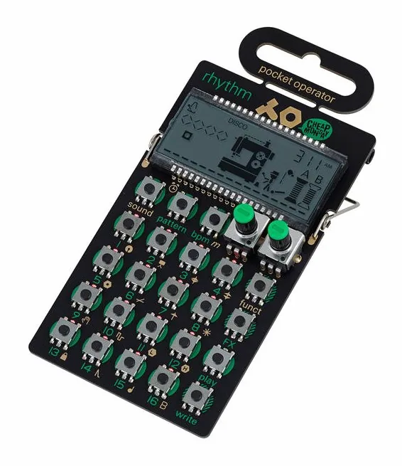 Teenage Engineering PO-12 rhythm framifrån mot vit bakgrund