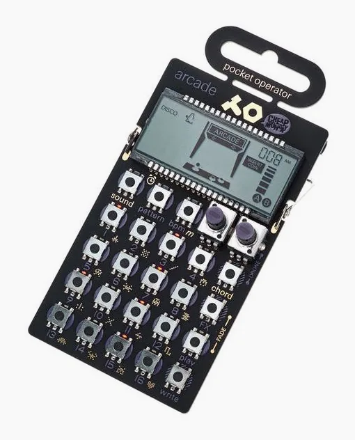 Teenage Engineering PO-20 arcade framifrån mot vit bakgrund