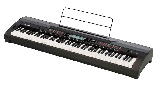 Thomann SP-5600 framifrån mot vit bakgrund