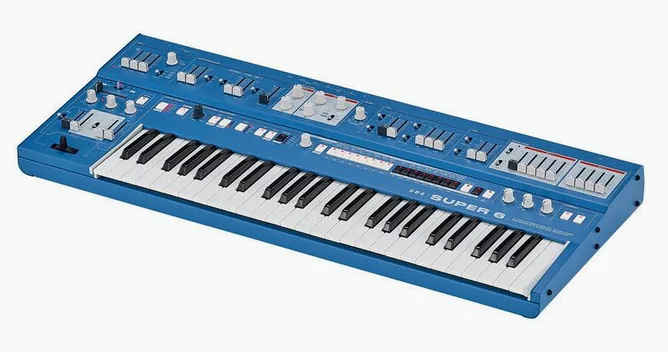 UDO Audio Super 6 Blue framifrån mot vit bakgrund