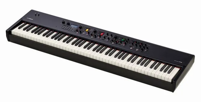 Yamaha CP88 framifrån mot vit bakgrund