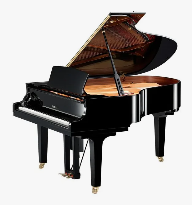 Yamaha D C3 X EN Pro Black Polished framifrån mot vit bakgrund