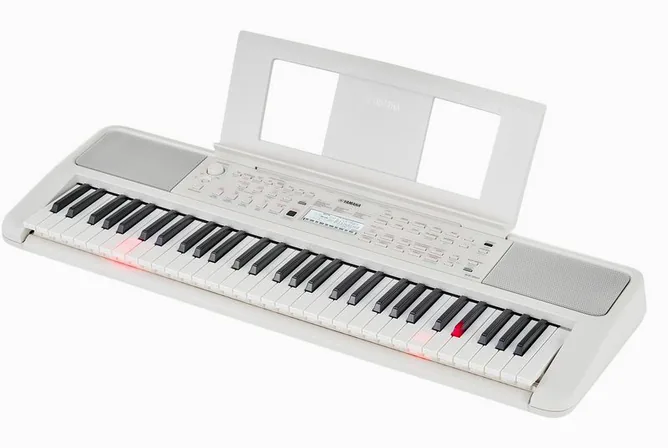 Yamaha EZ-310 framifrån mot vit bakgrund