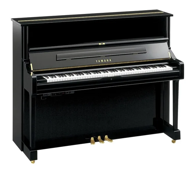 Yamaha U1 TA3 PE framifrån mot vit bakgrund