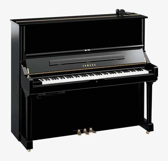 Yamaha U3 SH3 PE Piano framifrån mot vit bakgrund